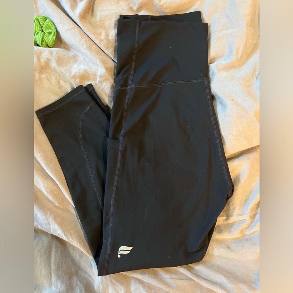 Fabletics maternity 3/4 leggings